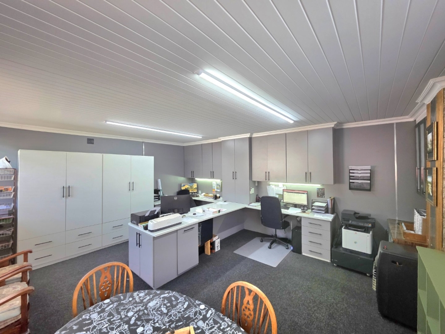 5 Bedroom Property for Sale in Morelig Free State